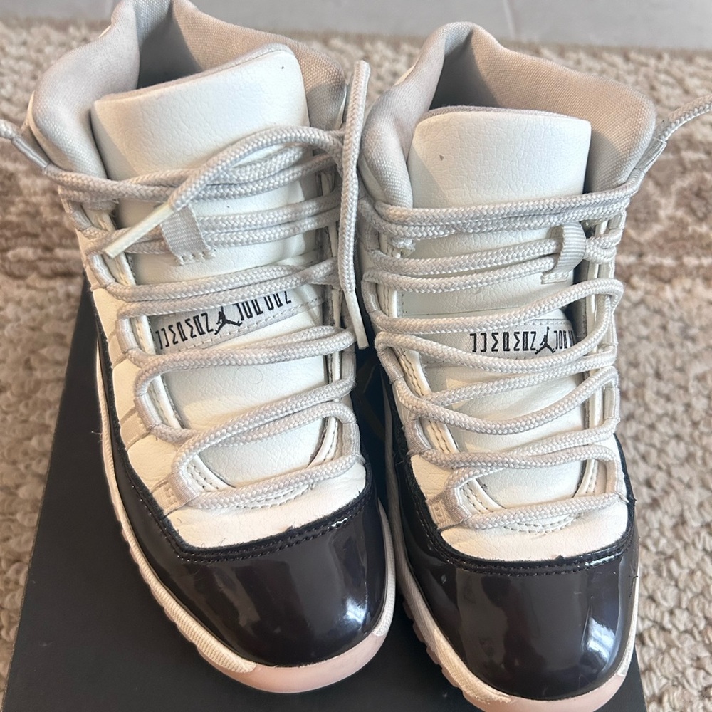 LITTLE KIDS JORDAN 11 NEAPOLITAN
